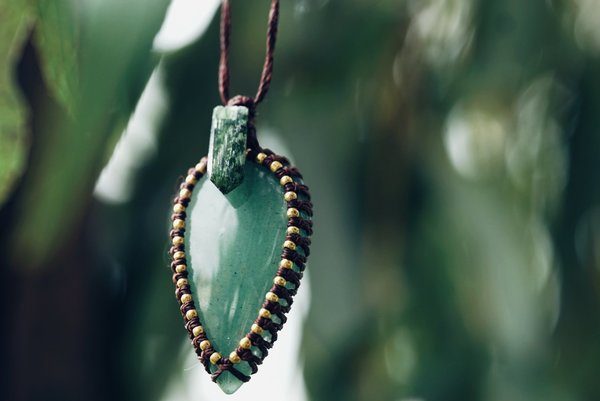 Kraft-Amulett inneres Gleichgewicht - Jade mit Diopsid